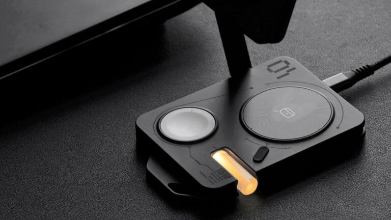 Aulumu M01 collapsible wireless charging station powers all your devices on the go