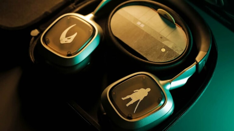 Logitech G Astro A30 The Mandalorian Edition Headset lets you hunt on all platforms